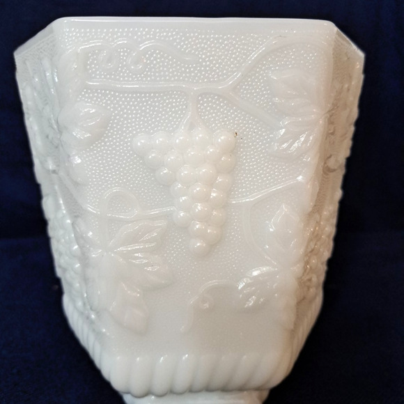VTG Anchor Hocking Fire King Milk Glass Planter Vase Footed Base Grapevine - Picture 6 of 8